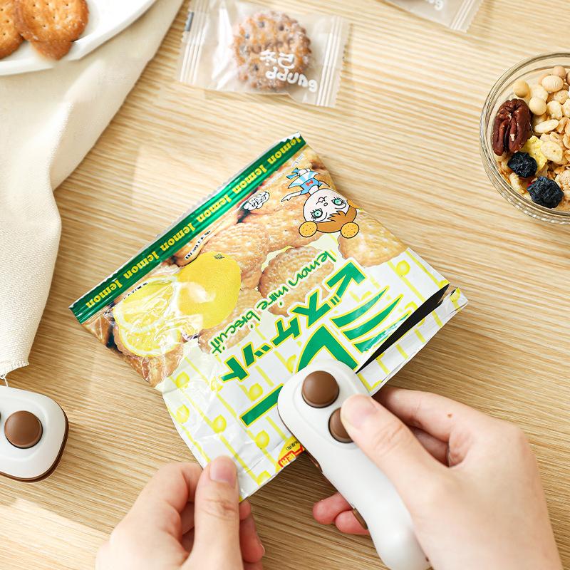 Мини-запайщик пакетов, Магнитный термозапайщик с резаком, Перезаряжаемый через USB-C Мини-машина для запайки пакетов для чипсов, пакетов для закусок