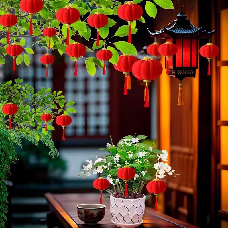 Праздничные красные флокированные lantern ornaments на Новый год