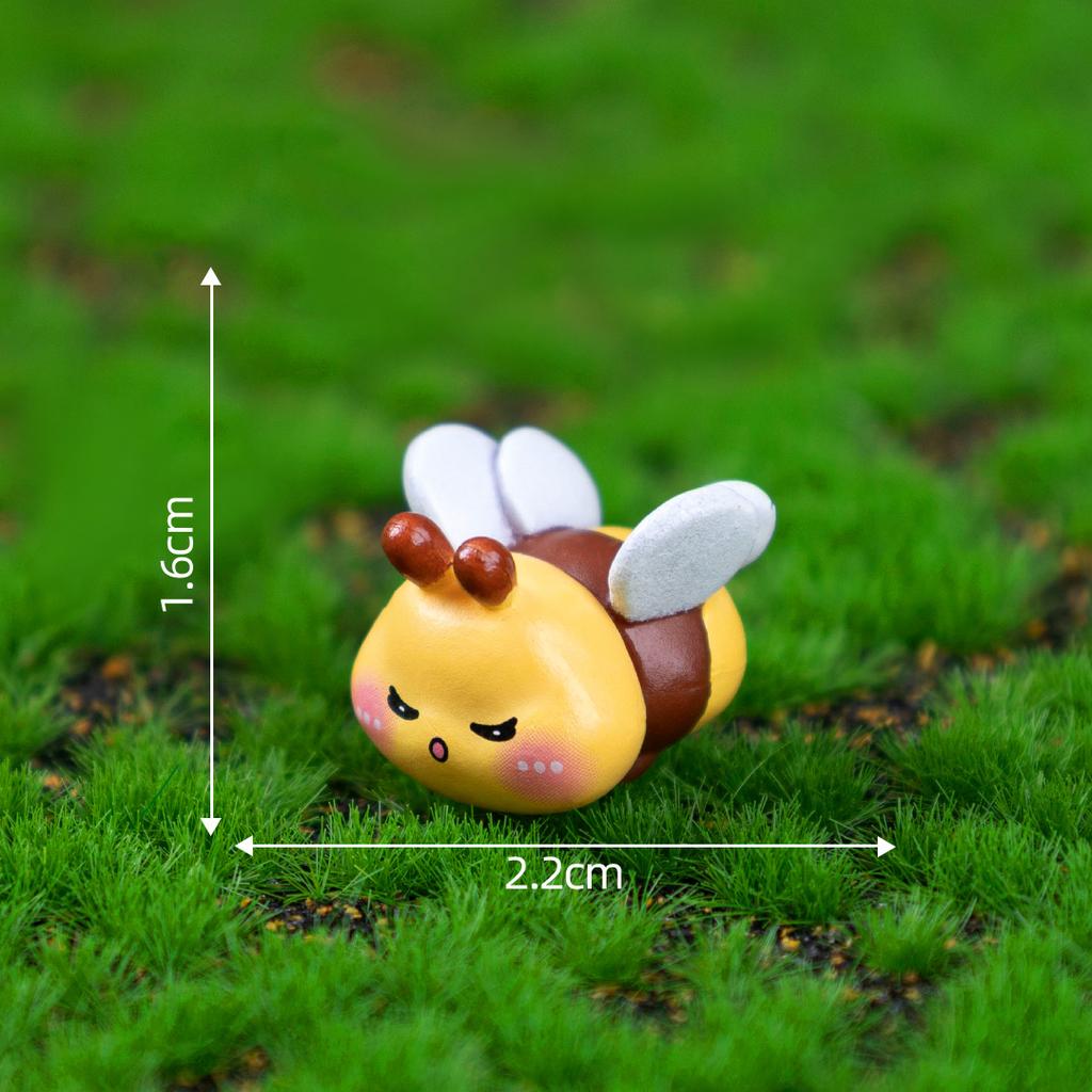 2pcs Cute Creative Little Bee Cartoon Model Doll House Resin DIY Decoration Desktop Car Ornaments Toys Gift