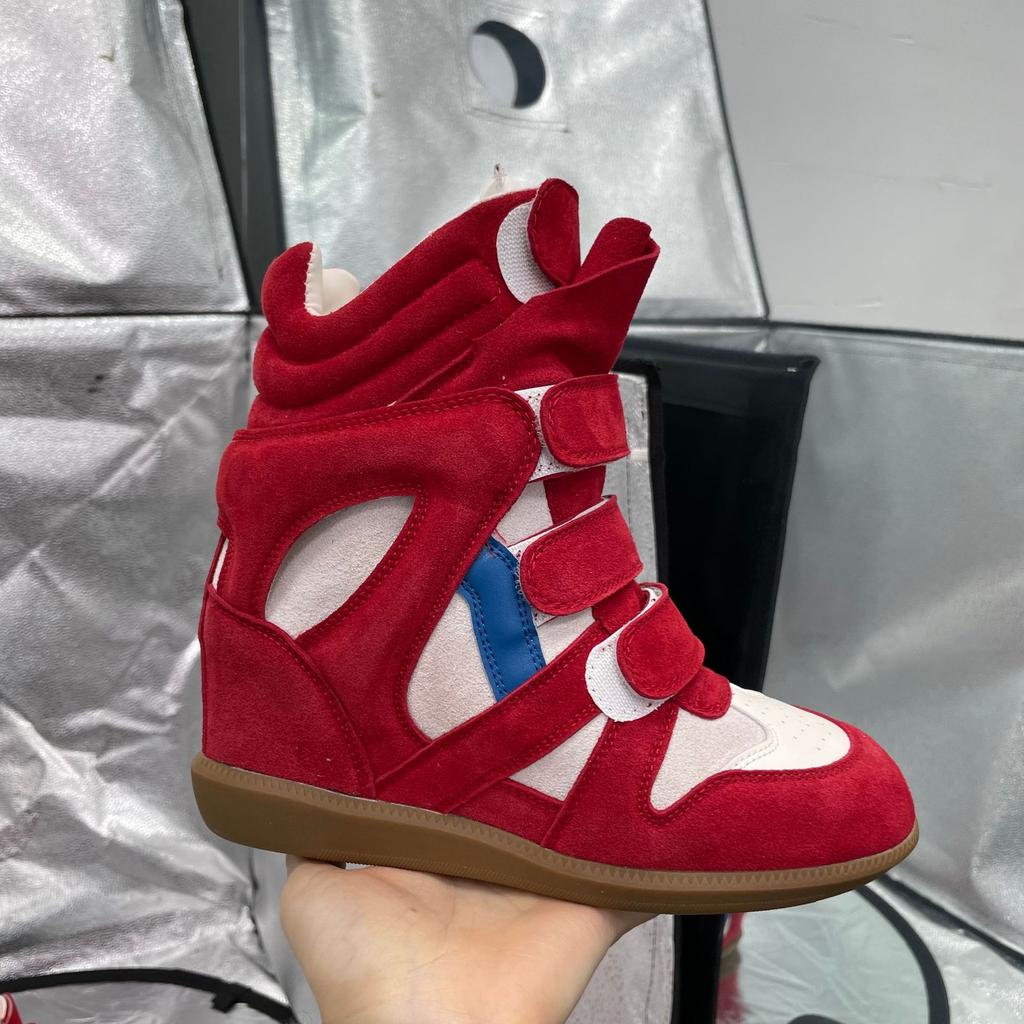 Реальные фото женских высоких кроссовок в том же стиле, что и у знаменитости