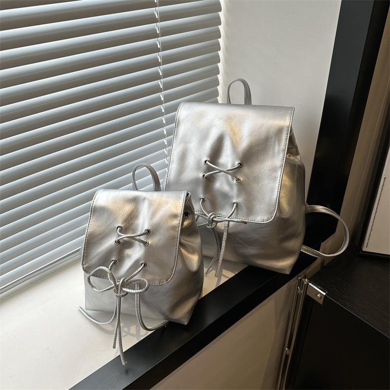 Простой стиль, милый рюкзак для женщин с нишевым дизайном, темпераментная сумка, небольшой рюкзак в студенческом стиле для женщин