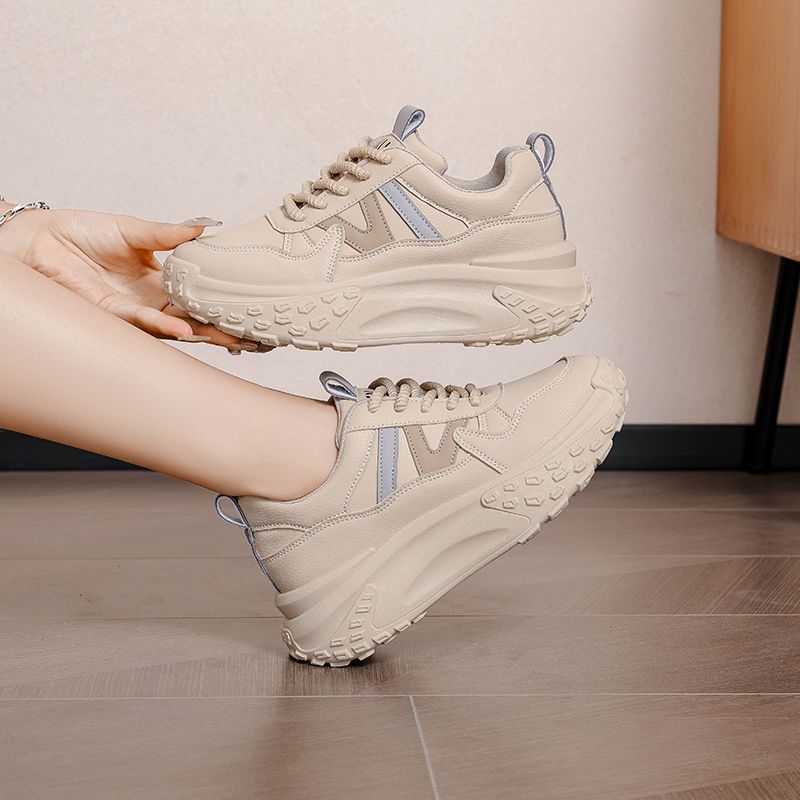 Женские кроссовки в стиле "dad shoes" на толстой подошве, мягкие, новые осенние модели 2026 года, низкие, универсальные, увеличивающие рост, на мягкой подошве, спортивные и повседневные