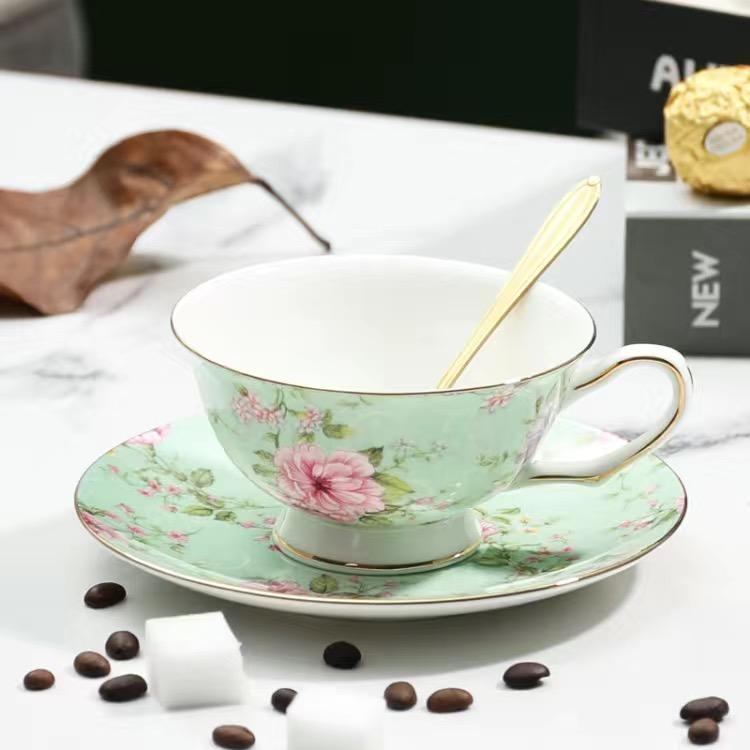 European Coffee Cup and Plate Two Piece Set Breakfast Cup Coffee Cup Ceramic Water Cup Mug Milk Cup Afternoon Tea