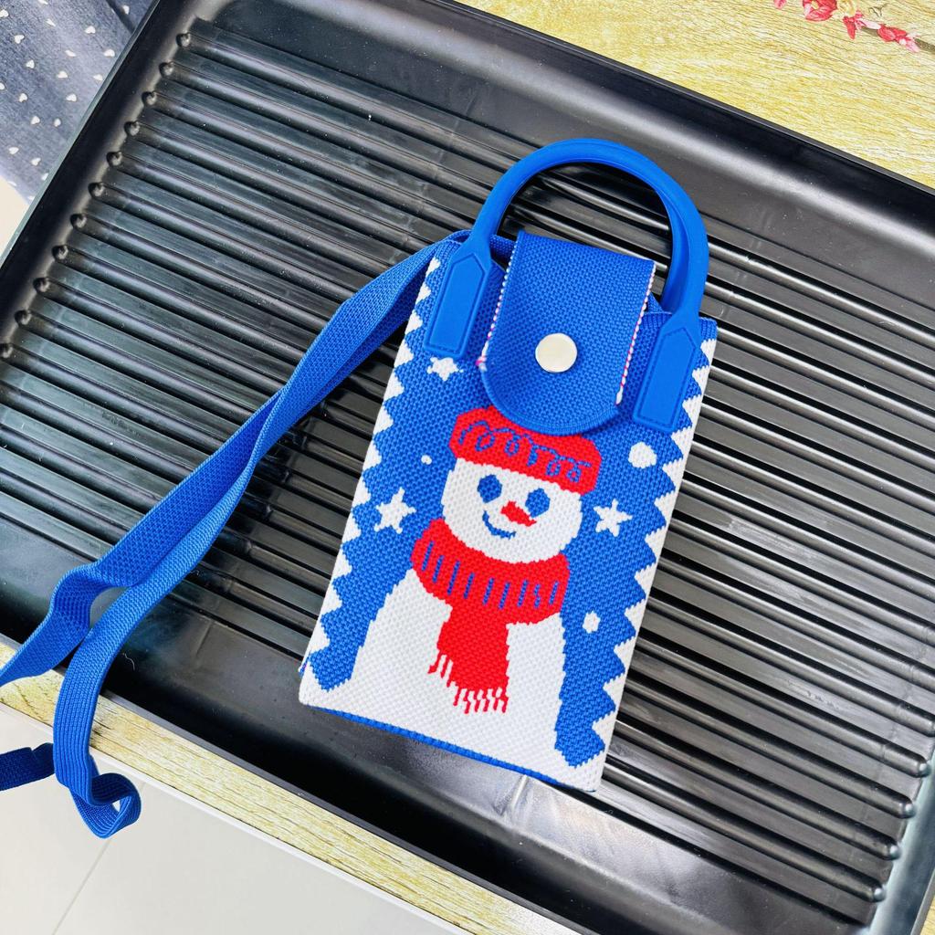 Праздничная вязаная мини-сумка-мессенджер с изображением удачи и монет