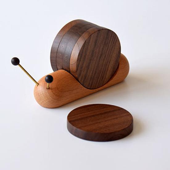 Snail Coaster Set of 5 Wooden Cup Mat Snail Shaped Decoration Heat Resistant Drink Coasters for Table Protection Home Decor