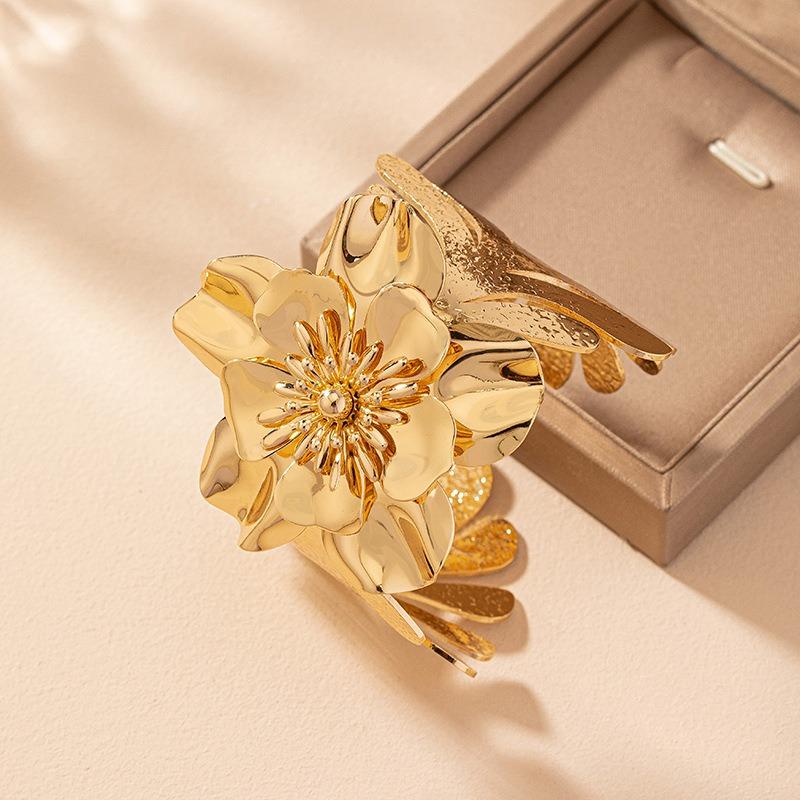 Fashion Women's Hoop Flower Bracelet Bracelet For Ladies