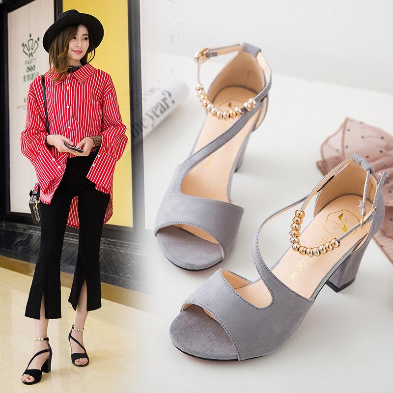 Весенне-летние пикантные римские сандалии с открытым носком «рыбий рот» на толстом каблуке с надписью и бисером, летние пикантные женские сандалии на высоком каблуке