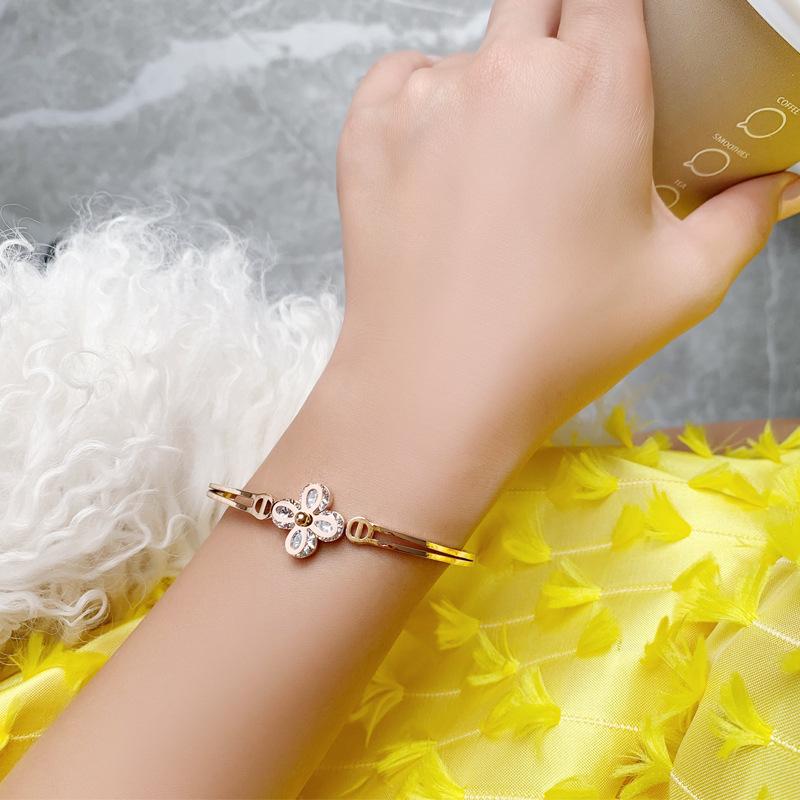 316L Stainless Steel Zircon Flowers Personality Bracelet Korean Version Simple Ladies Bracelet Jewelry Accessories Gift