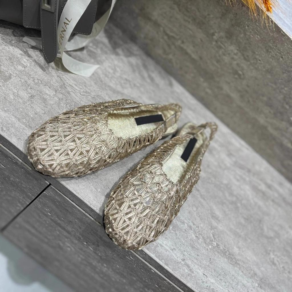 2025 Korean Version of the New Niche Design Woven Leather Breathable Strap Sandals Hollow Fashion Bag Head Shoes Women