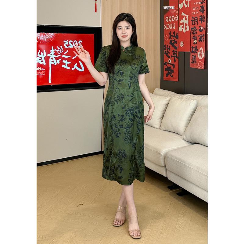 New Spring Cheongsam: Plus Size, Stand Collar, Slimming Dress for Women