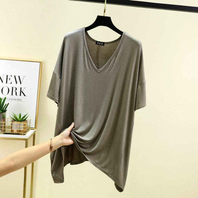Футболка из модала свободного кроя с V-образным вырезом и рукавами-пятью точками - летняя, легкая, однотонная, топ больших размеров