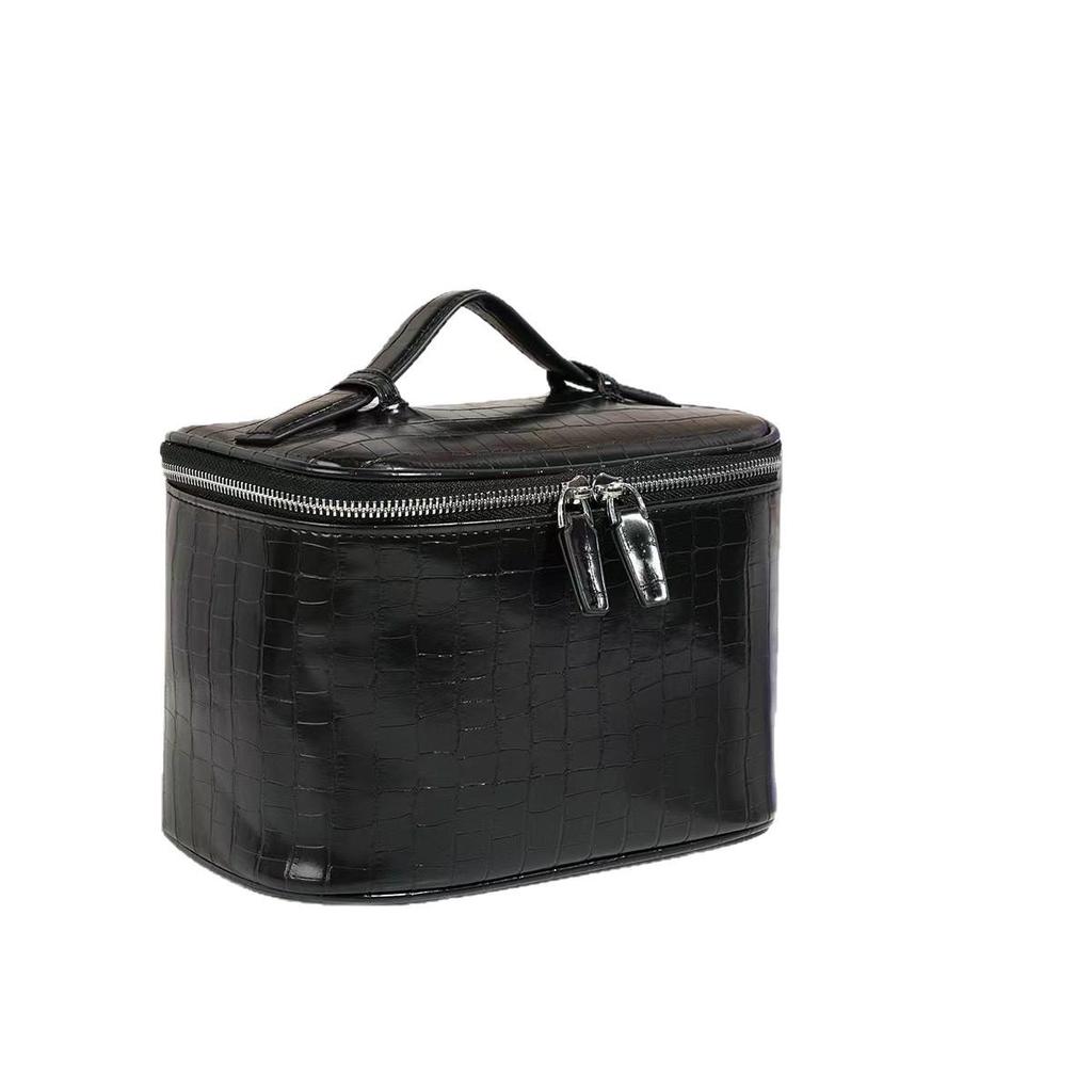 New Large-Capacity PU Crocodile Makeup Bag: Portable High-End Travel Wash Storage Bag