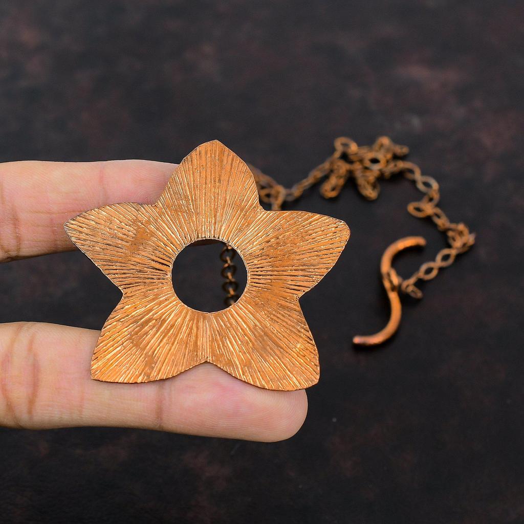 Медный кулон в виде цветка Уникальное ожерелье с цветком Кулон ручной работы Медные украшения Цепочка с кулоном Красивый дизайн цветка Кулон Подарки на годовщину