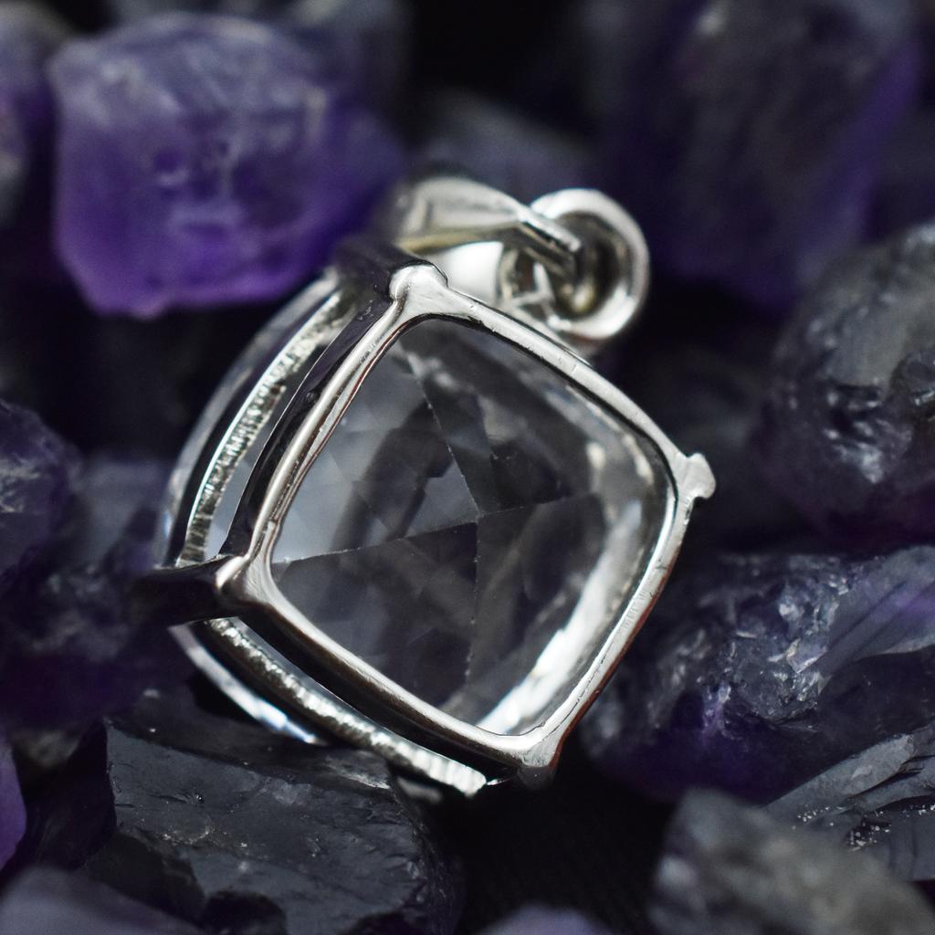 30.74 Карат Серебристо-белый Натуральный Сапфир Квадратной Огранки Подвеска Драгоценный камень СЕРТИФИЦИРОВАН AR-3642-Sa