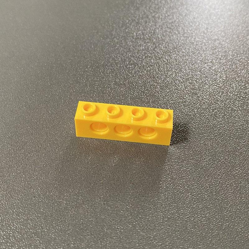 Совместимый строительный блок 3701 отверстие кирпичные детали, технологическое машиностроение строительные блоки запасные части 1X4 толстый кирпич с 3 отверстиями выпуклости