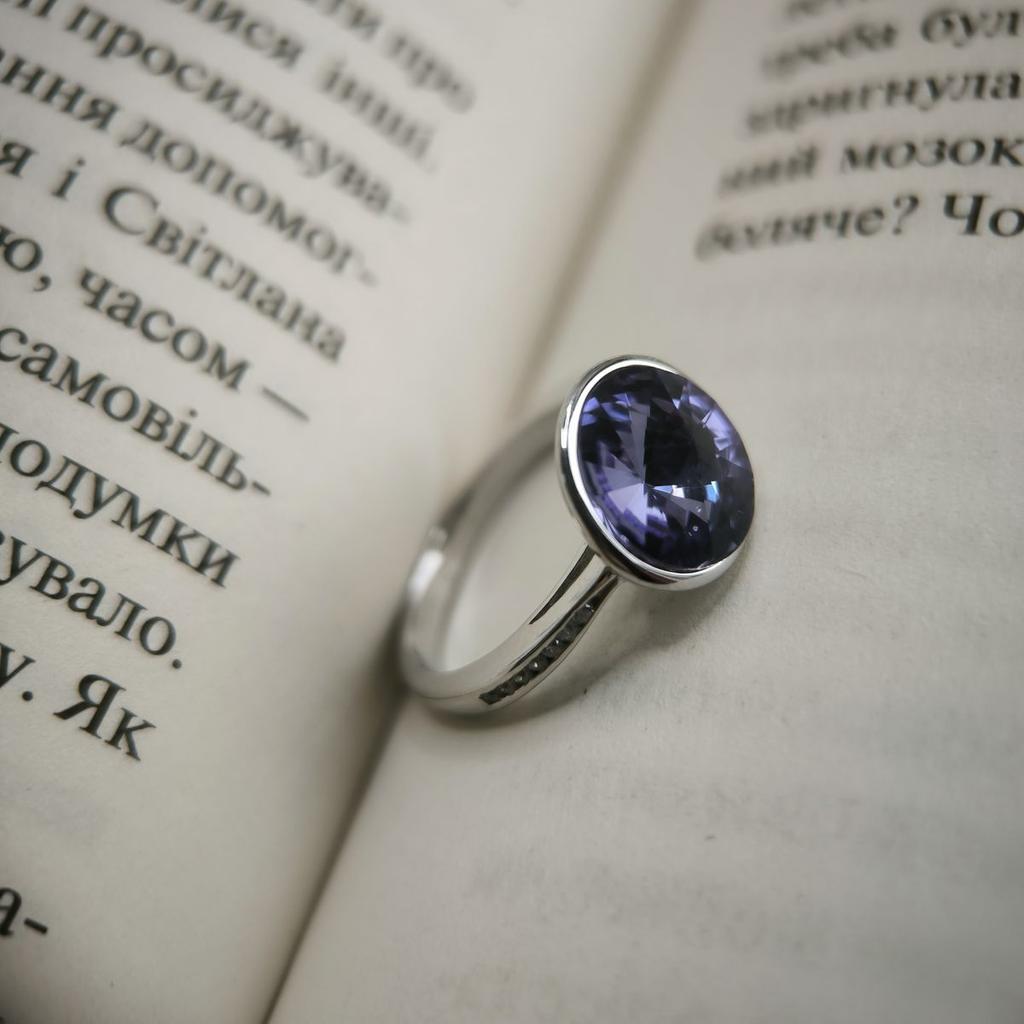 Серебряное кольцо с фианитами, вес изделия 3,58 гр (2177265)