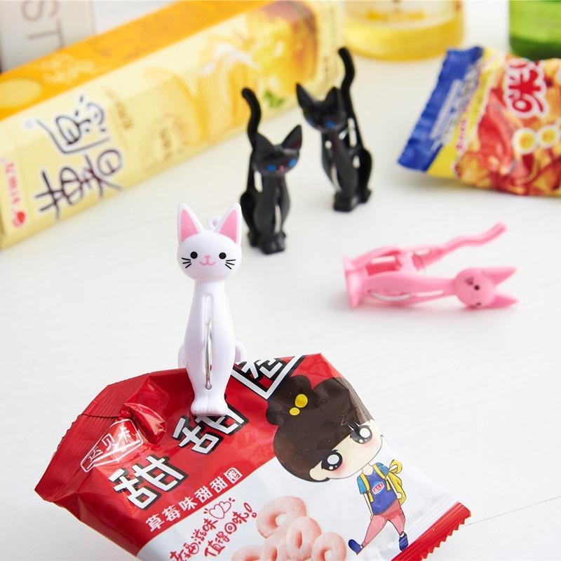 4Pcs Creative Cat Cartoon Clip Strong Plastic Clothes-pin Shape Receive A Clip Socks Hanging Pegs Clamps Laundry Photo Holder