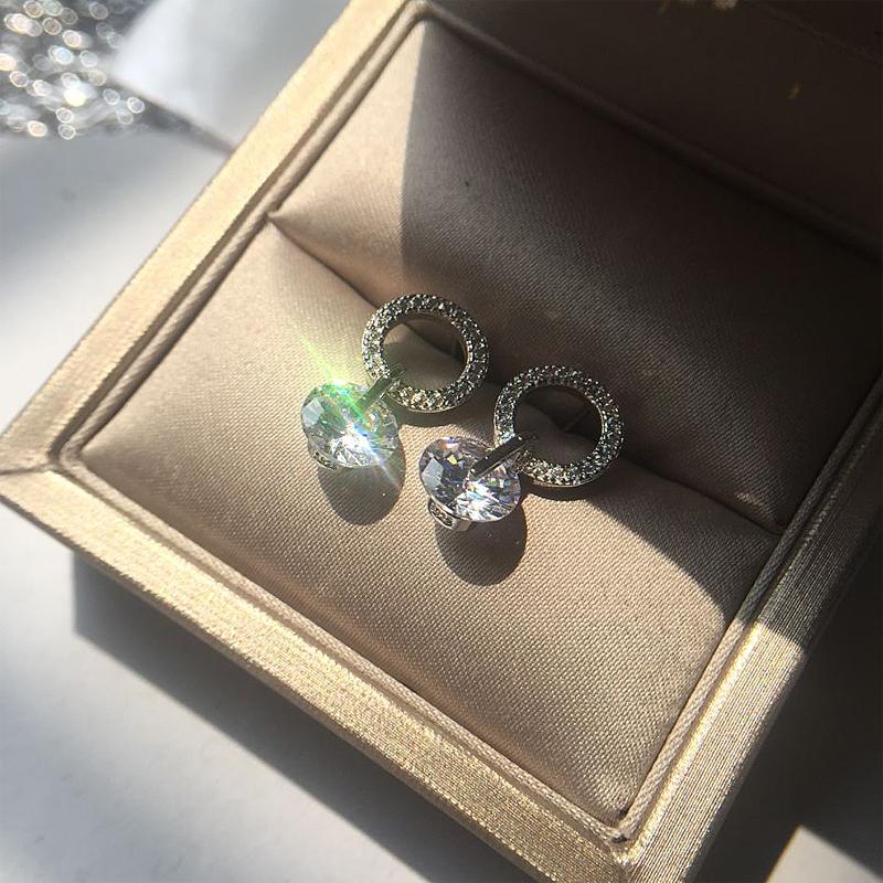 Супер-вспышка, белые круглые серьги-гвоздики, изысканный темперамент, простые дикие свадебные помолвочные серьги для дам