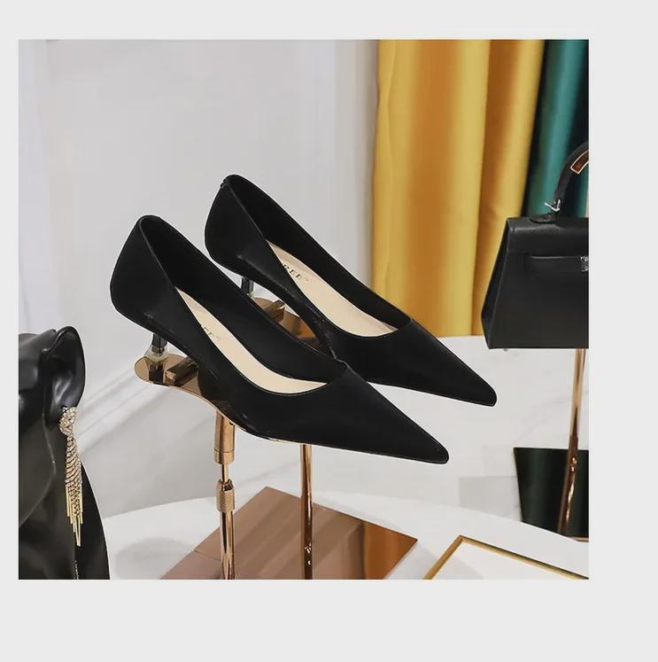 Туфли-лодочки на среднем каблуке в европейском и американском стиле — сексуальные, элегантные, с острым носком, с неглубоким вырезом, весенняя мода для женщин