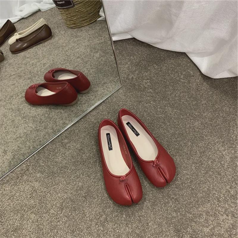 Женские туфли на плоской подошве с раздельным носком и копытом 2024 года на весну, лето и осень