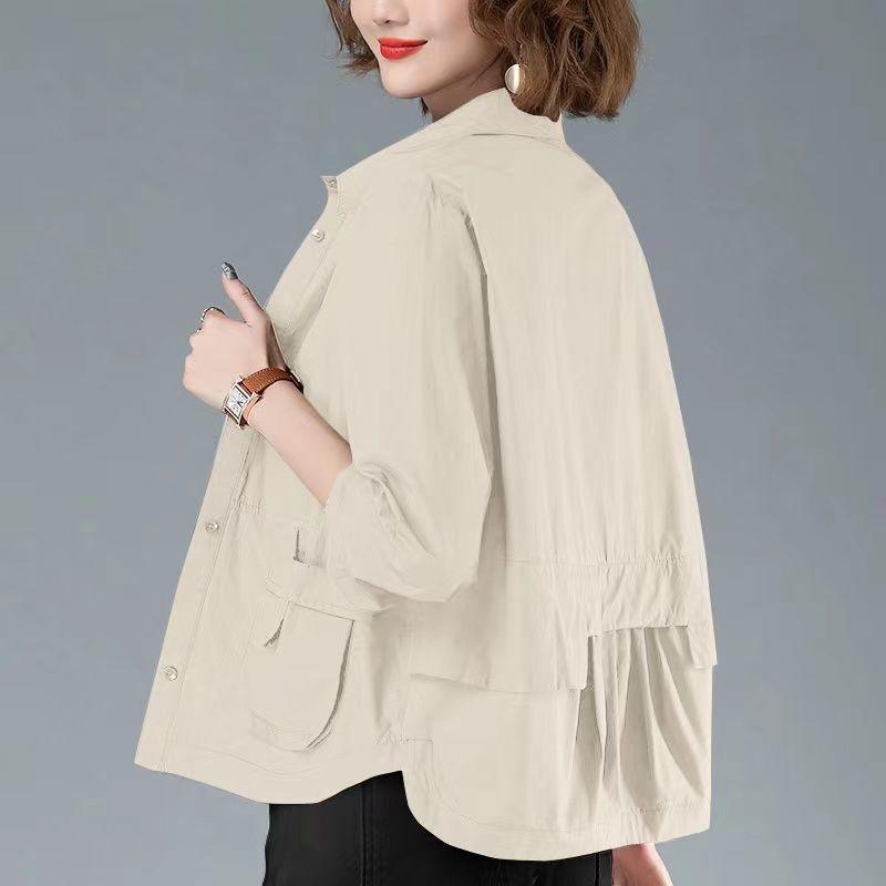 Fashionable Mom Jacket Leisure and Loose Lightweight Coat