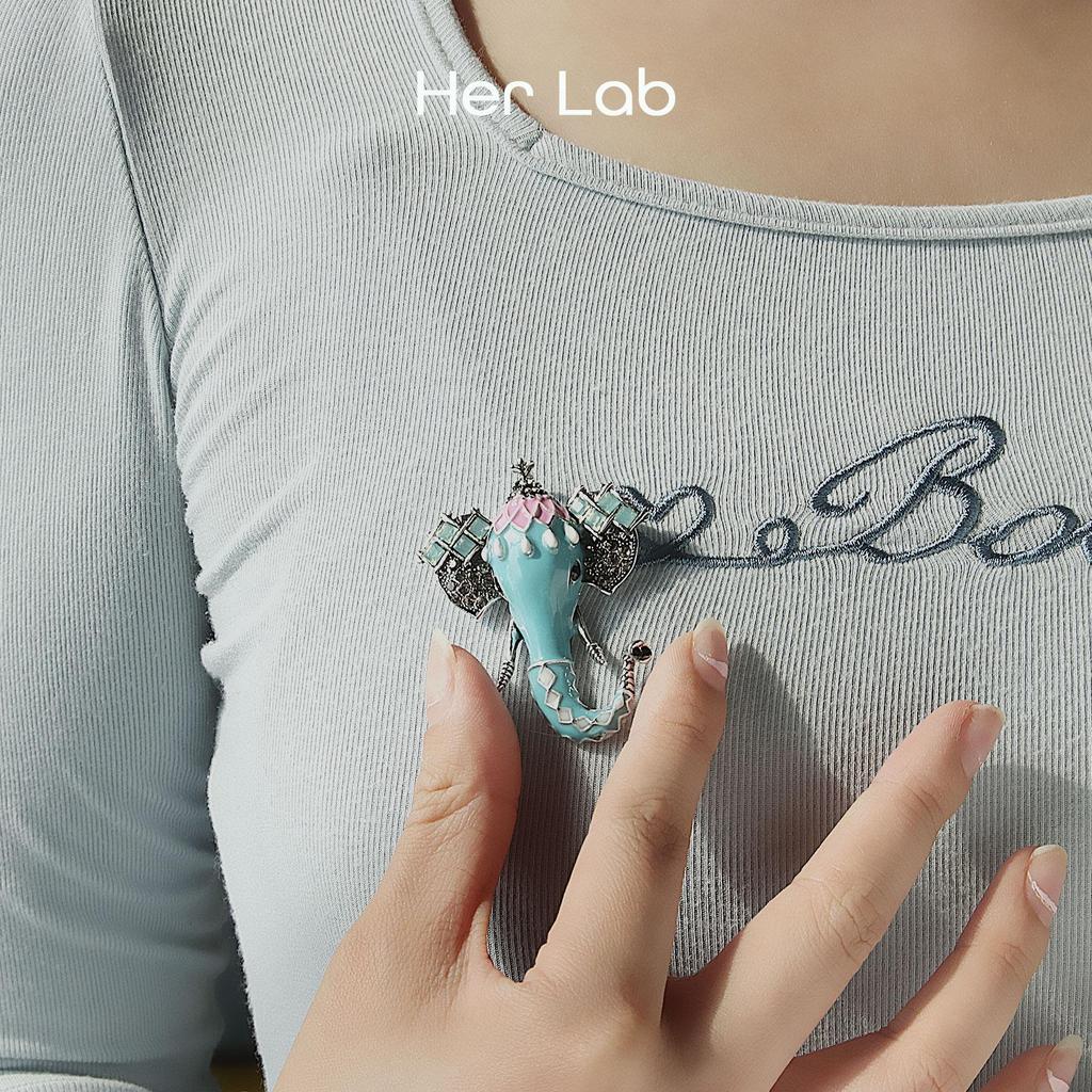 Her Lab | Великолепная тщательно продуманная костюмная брошь в стиле ар-деко со слоном, бирюзовой эмалью и цветными стразами