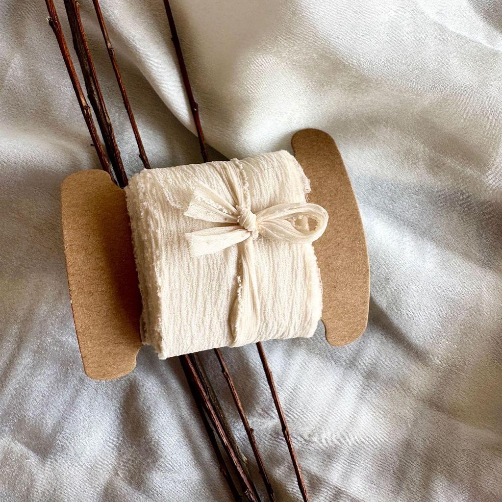 1 рулон шелковой ленты с рваными краями и необработанными краями(1 рулон = 4 см * 5 м) DIY Рождественские свадебные приглашения Упаковка Партия Цветочный букет Подарочная упаковка Декор