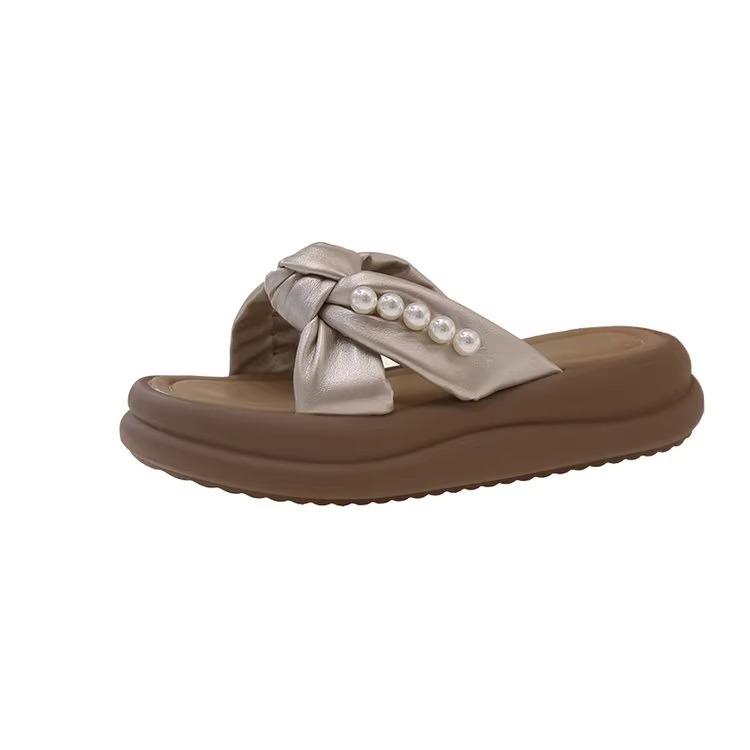 Тапочки «Волшебный ветер» Гочао для девочек, летняя новинка 2025 года, верхняя одежда с юбкой, сандалии, модные пляжные с толстой подошвой, одно слово