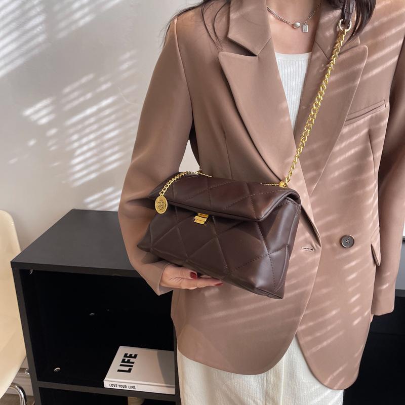 Премиальная текстурированная сумка женская весна-лето 2025 новая трендовая модная сумка-цепочка с бриллиантами женская нишевая на плечо/кроссбоди