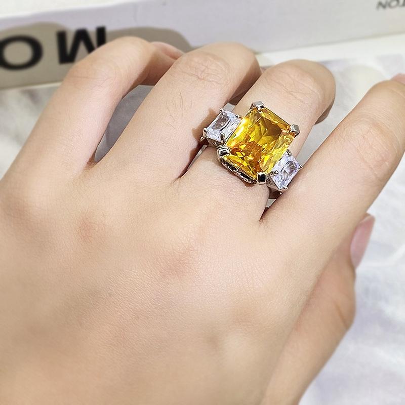 Exquisite Yellow Paraiba Ring for Women's Fashion Engagement Bride Jewelry High Quality Party Ring Birthday Gift Adjustable Size