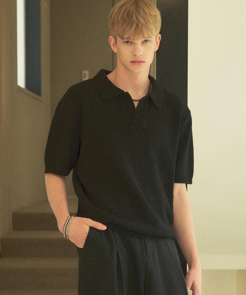 HALBKREIS LAYOUT T20015 Boucle Collar Knit_Black