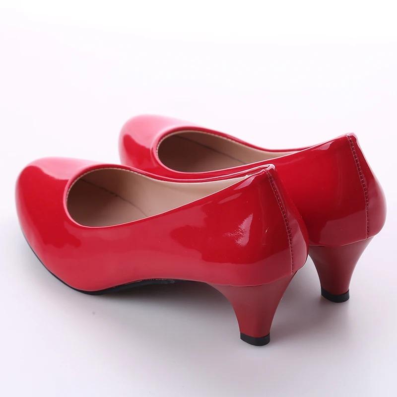 Женские туфли-лодочки телесного цвета, женская обувь с неглубоким носком, модная офисная обувь для свадебной вечеринки, женские туфли на низком каблуке, женская осень