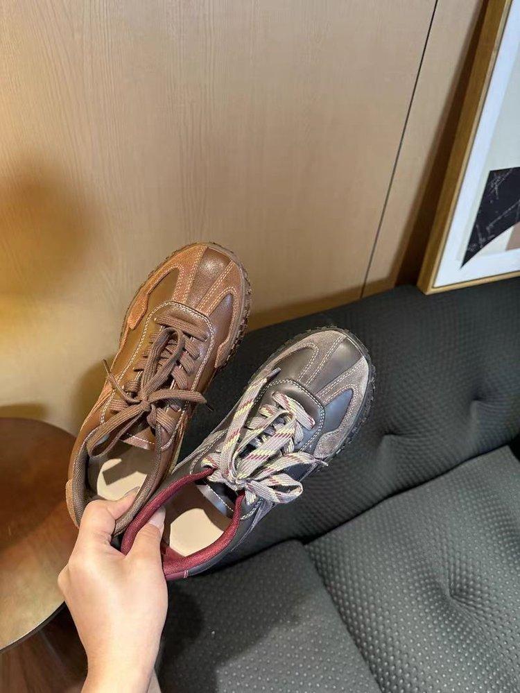 Универсальные немецкие кроссовки на толстой подошве в стиле ретро для женщин, весна 2025, новые нишевые кроссовки из мягкой кожи на плоской подошве Forrest Gump, спортивная обувь для папы