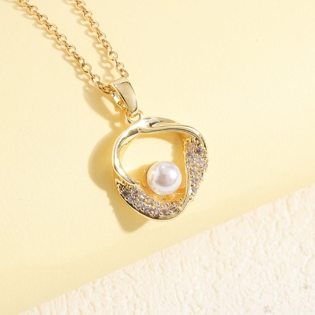 Ожерелье из титановой стали с французским кругом, женский высококачественный персонализированный универсальный комплект ювелирных изделий с микро-инкрустацией цирконием и жемчугом