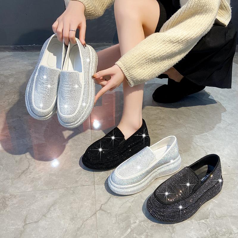 Женская повседневная обувь 2024 года, новые трендовые дышащие кроссовки с толстой подошвой, женская спортивная обувь на плоской белой платформе со стразами, размер 35-40