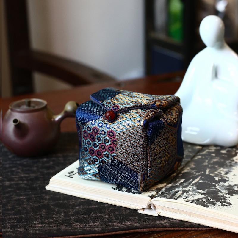 Набор керамических чашек Гайвань и чайник из исинской глины с китайской и японской парчой 34 цветов в хлопковом мешочке