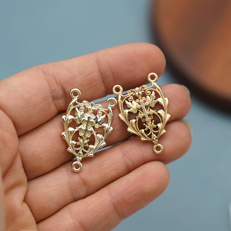 Треугольный сплав ювелирных изделий соединитель ювелирных изделий Изготовление ювелирных изделий Ожерелья Браслеты DIY аксессуары Богоматерь Чудес