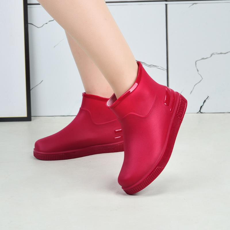 Fashion low tube rain shoes new women's wear waterproof and non-slip outdoor pvc velvet rain boots women's overshoes