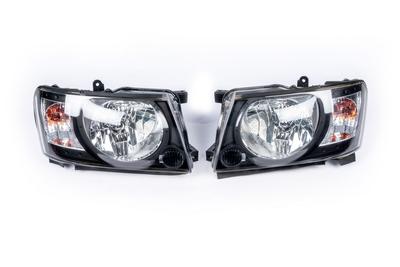 Передняя оптика Safari Black (2004-2008, 2шт) для Nissan Patrol Y61