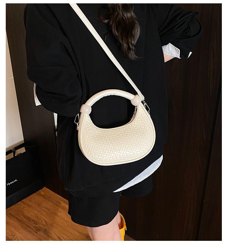 This year's popular small bag women's 2025 new spring and summer versatile messenger bag woven portable dumpling bag