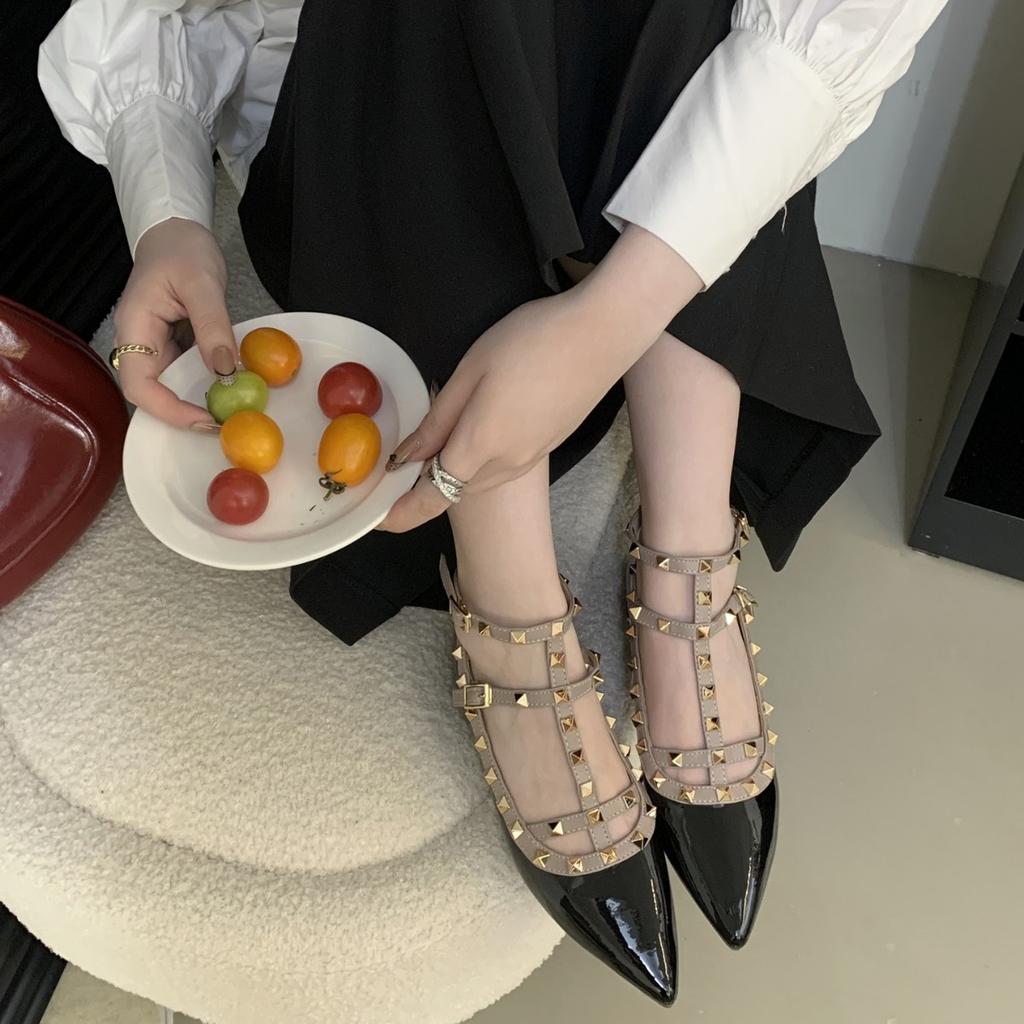 2025 New Pointed Inner Sloping Heel Shallow Rivet with Niche Fashion Women's Single Shoes