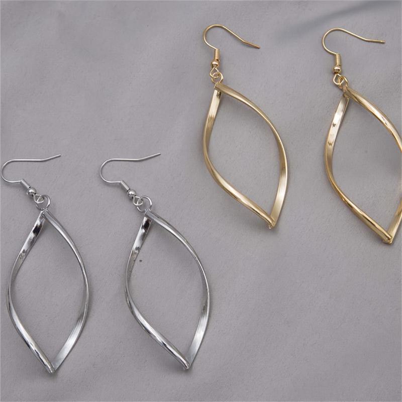 1 пара женских геометрических серег в форме ромба, волнистый витой дизайн, милые сверкающие металлические серьги-капельки, гальванизированные элегантные украшения для повседневной вечеринки