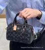 Сумка-подушка Coach Rowan Mini Boston - Классическая монограммная сумка и универсальная женская сумка через плечо/кроссбоди
