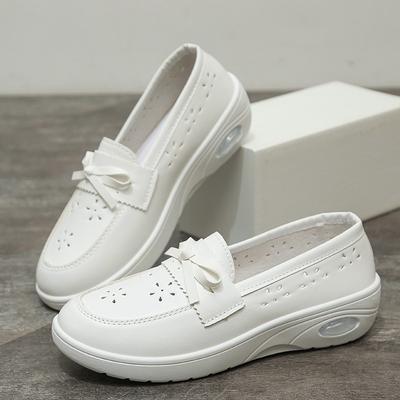 Медицинская обувь не утомляет ноги, специальные маленькие белые рабочие туфли, летние белые с мягкой подошвой дышащие на толстой подошве нескользящие туфли медсестры женские