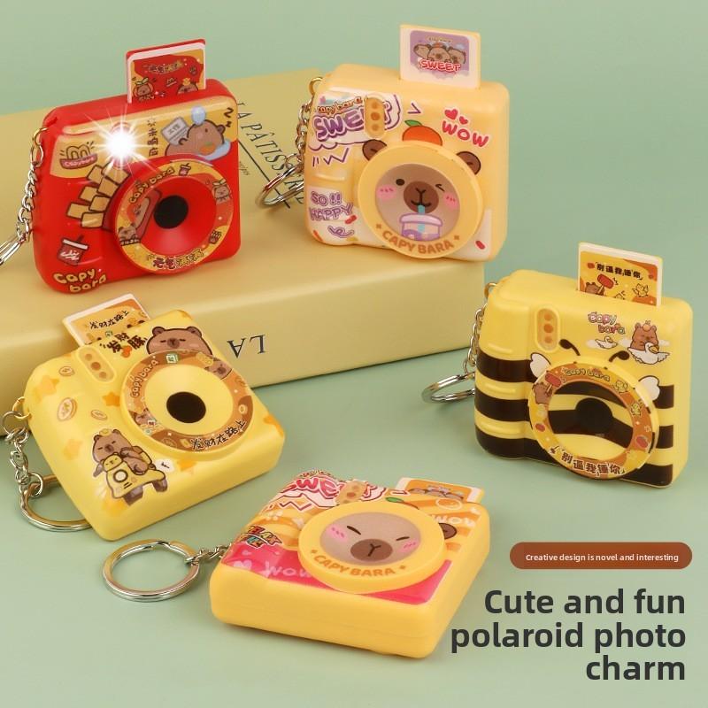 Брелок-фонарик для камеры Капибара со светом и звуком Подарок для детей