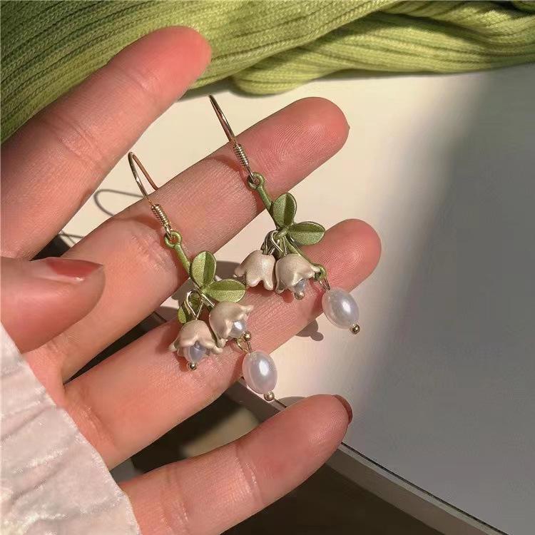 Серебряные серьги-кисточки с жемчугом и иглами - модные универсальные женские украшения