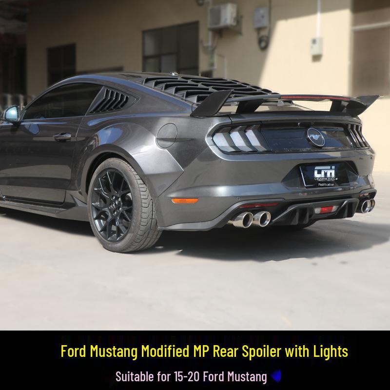Модификация спойлера багажника с динамическим эффектом для Ford Mustang 2015-2023 годов.