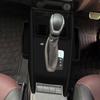 Силиконовый подстаканник с боковым карманом для Suzuki Fronx 24-модели с правым рулем