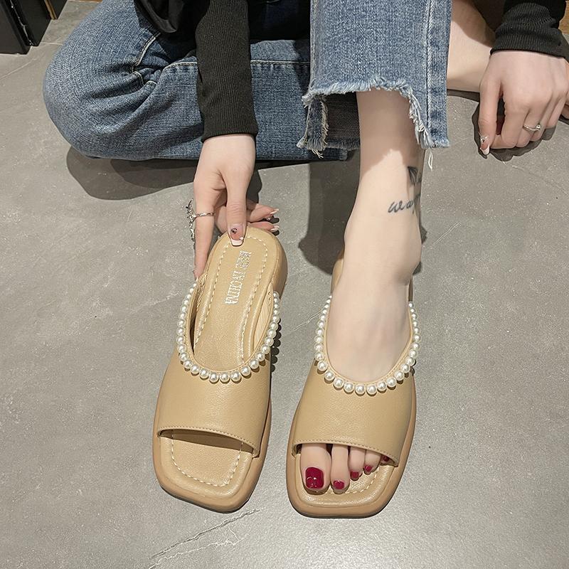 2024 Новые летние женские тапочки Модные сандалии с жемчугом Женские тапочки с открытым носком на низком каблуке Сексуальные сандалии на плоской подошве с открытой пяткой Женские тапочки