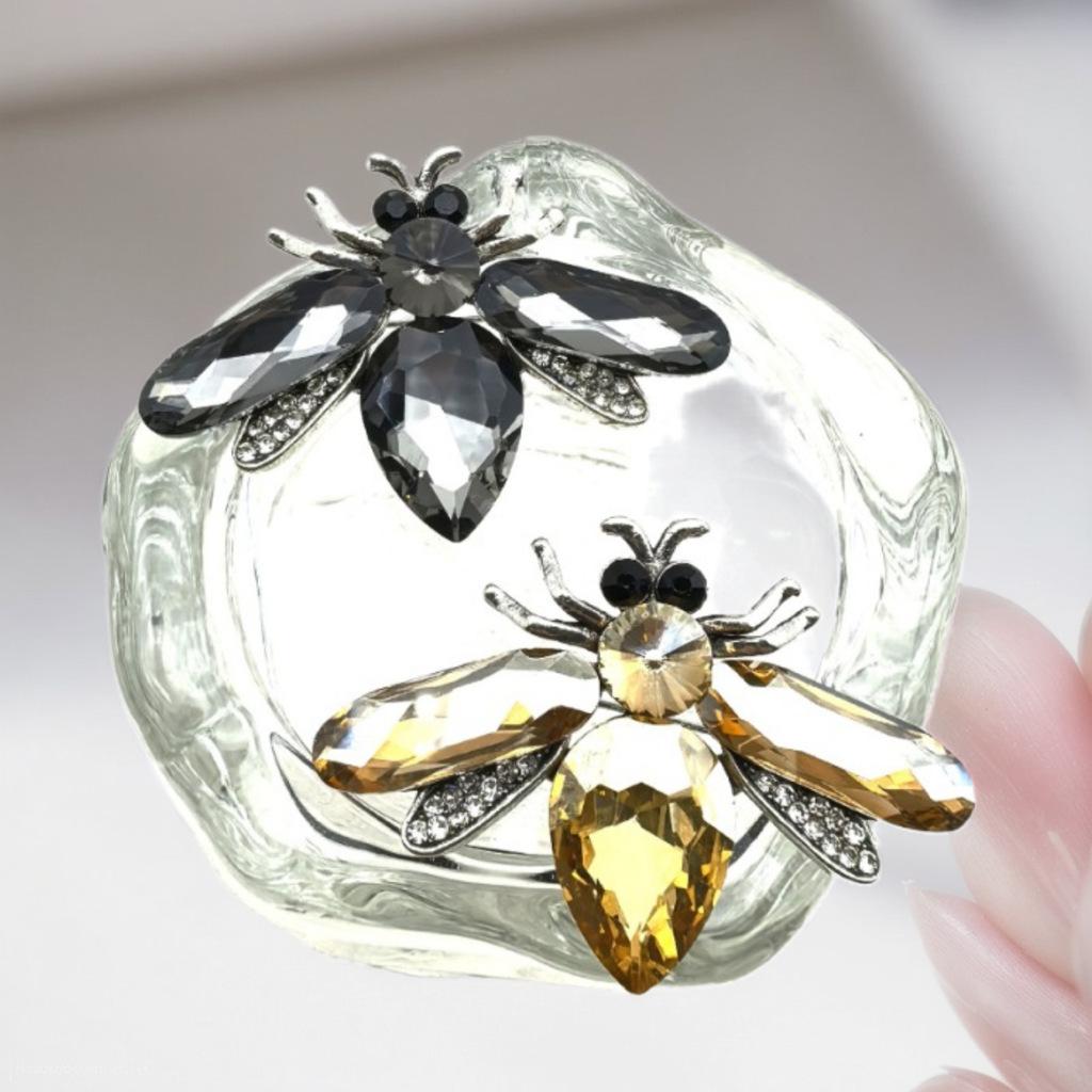 Creative Cute Honey Bee Brooch Fashion Rhinestone Women Vintage Enamel Animal Brooch